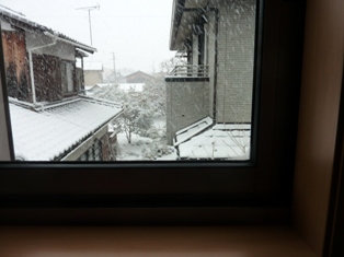 101231窓からの雪景色